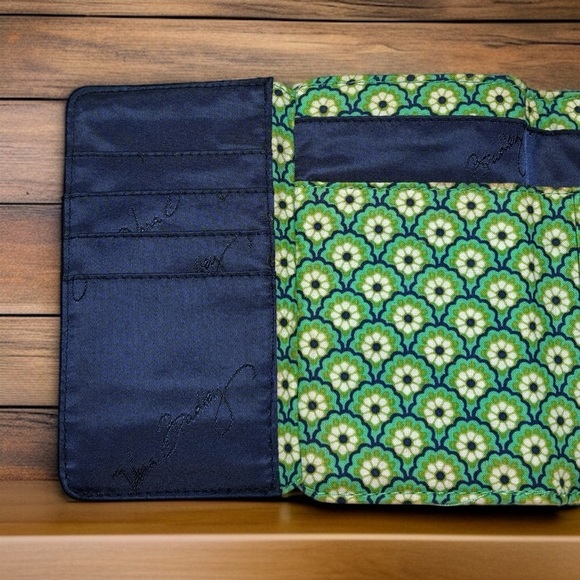 Vera Bradley Rhythm & Blues Tri-Fold Wallet – Cobalt Blue Green Floral - Picture 4 of 4